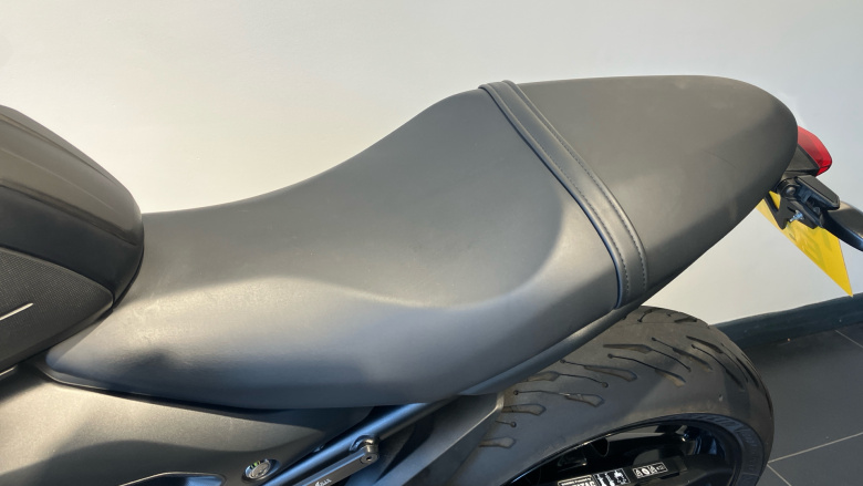 Triumph Trident (20MY)